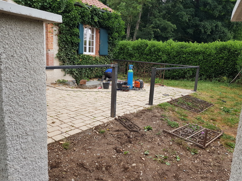 balustrade conçue et posée par le groupe Pallay en acier et fonte